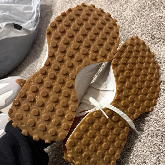 New Balance 327 Women's Sneakers in Cream and Tan - Picture 6 of 9